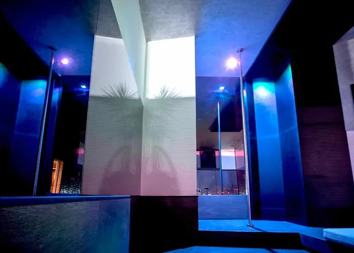 V Boutique Periferico Sur *