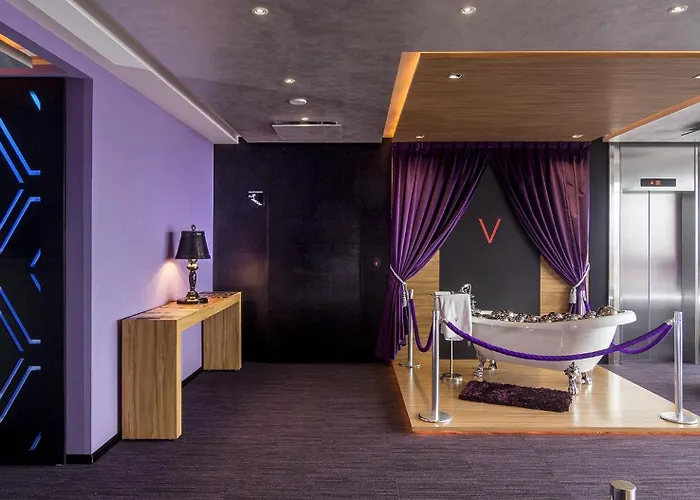V Boutique Periferico Sur